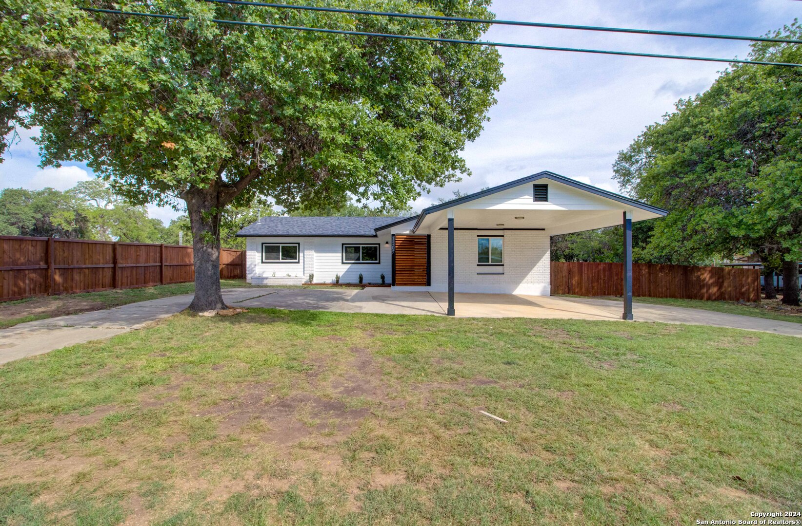 1507 Sycamore Street Bandera TX 78003