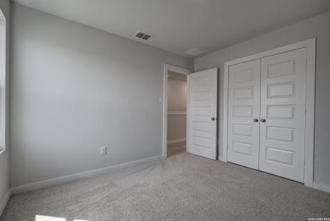 9914 Chavaneaux Landing San Antonio TX 78221