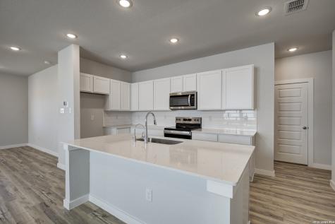 9914 Chavaneaux Landing San Antonio TX 78221