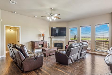 3035 Mustang Meadow Seguin TX 78155