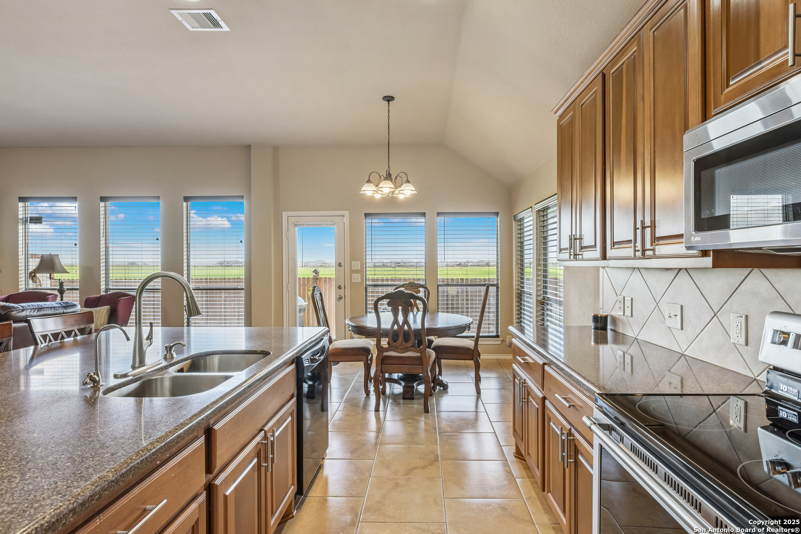3035 Mustang Meadow Seguin TX 78155