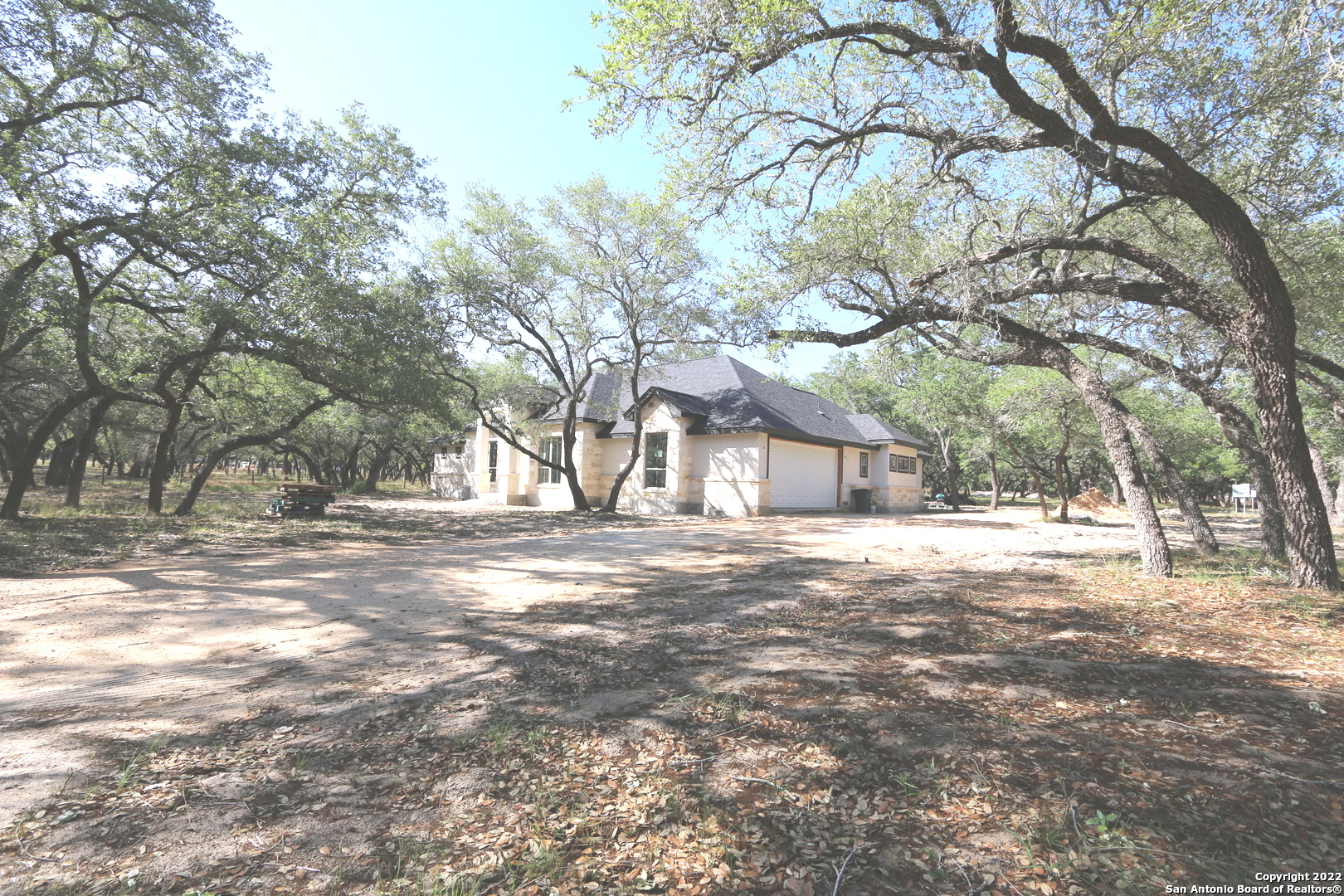 323 Governors Drive Floresville TX 78114