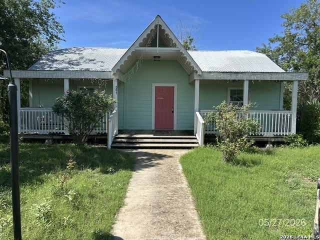 501 E Daniel Street Uvalde TX 78801