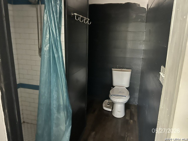 501 E Daniel Street Uvalde TX 78801