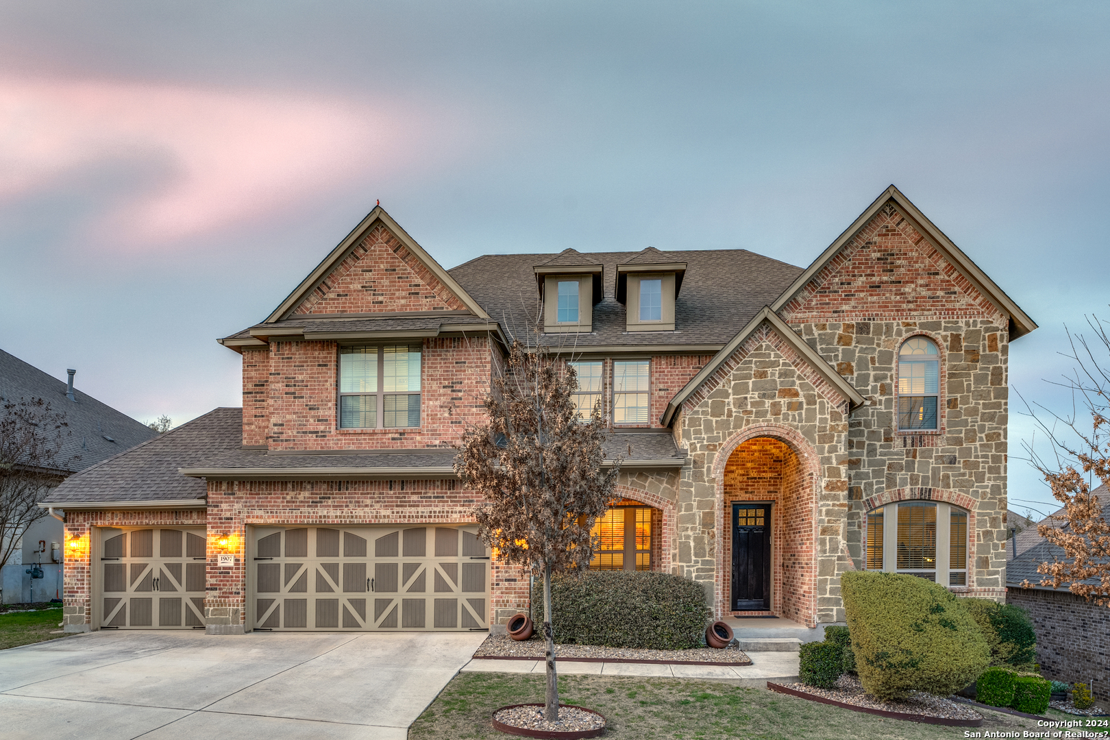 1907 Capella Creek San Antonio TX 78260