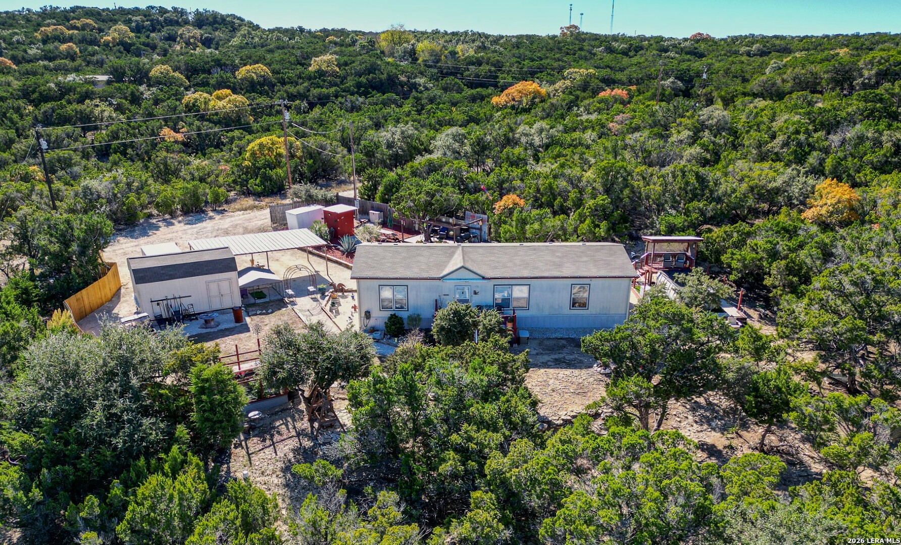 889 E 24th Lakehills TX 78063