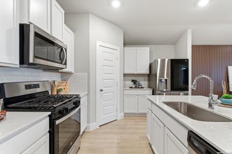 21207 Boulder Flats San Antonio TX 78266