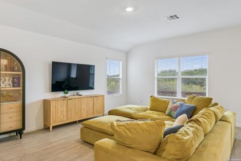 634 Bean Bend San Antonio TX 78221
