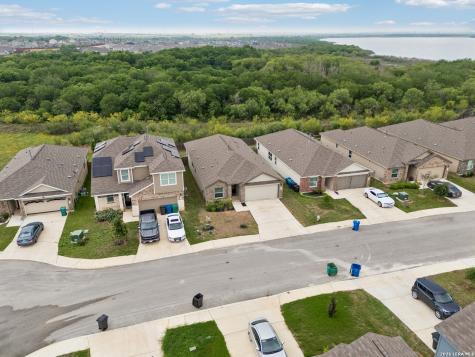 634 Bean Bend San Antonio TX 78221