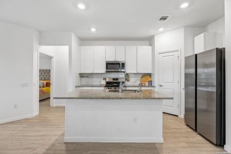 634 Bean Bend San Antonio TX 78221
