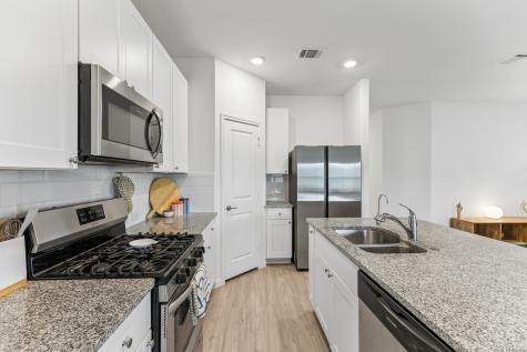 634 Bean Bend San Antonio TX 78221