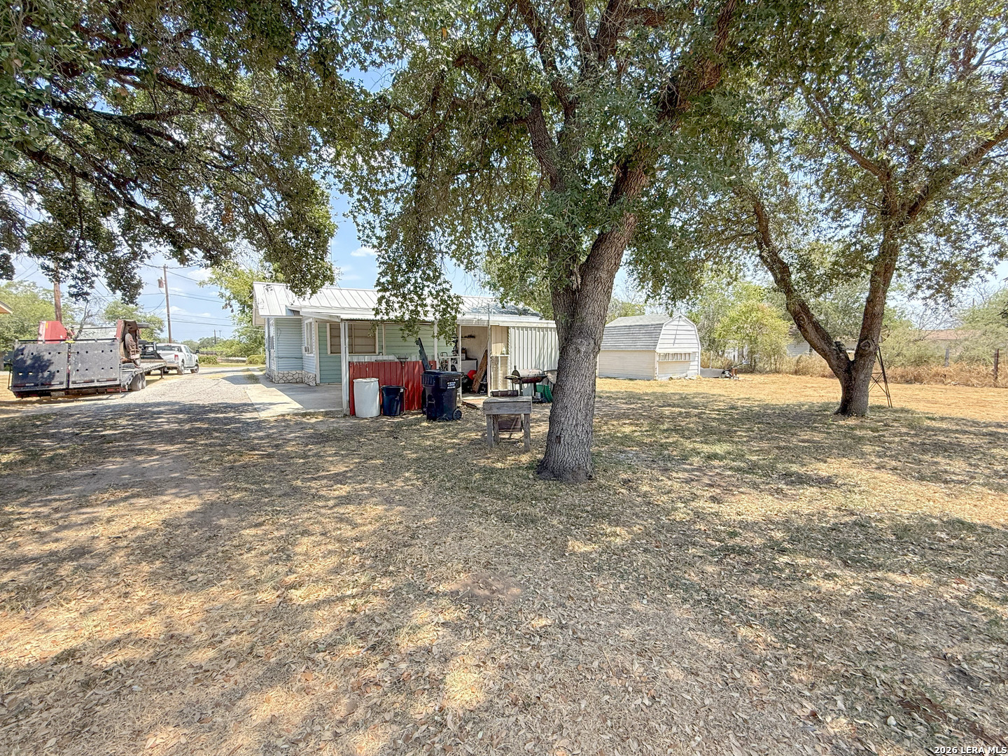 110 Renfro Drive Devine TX 78016