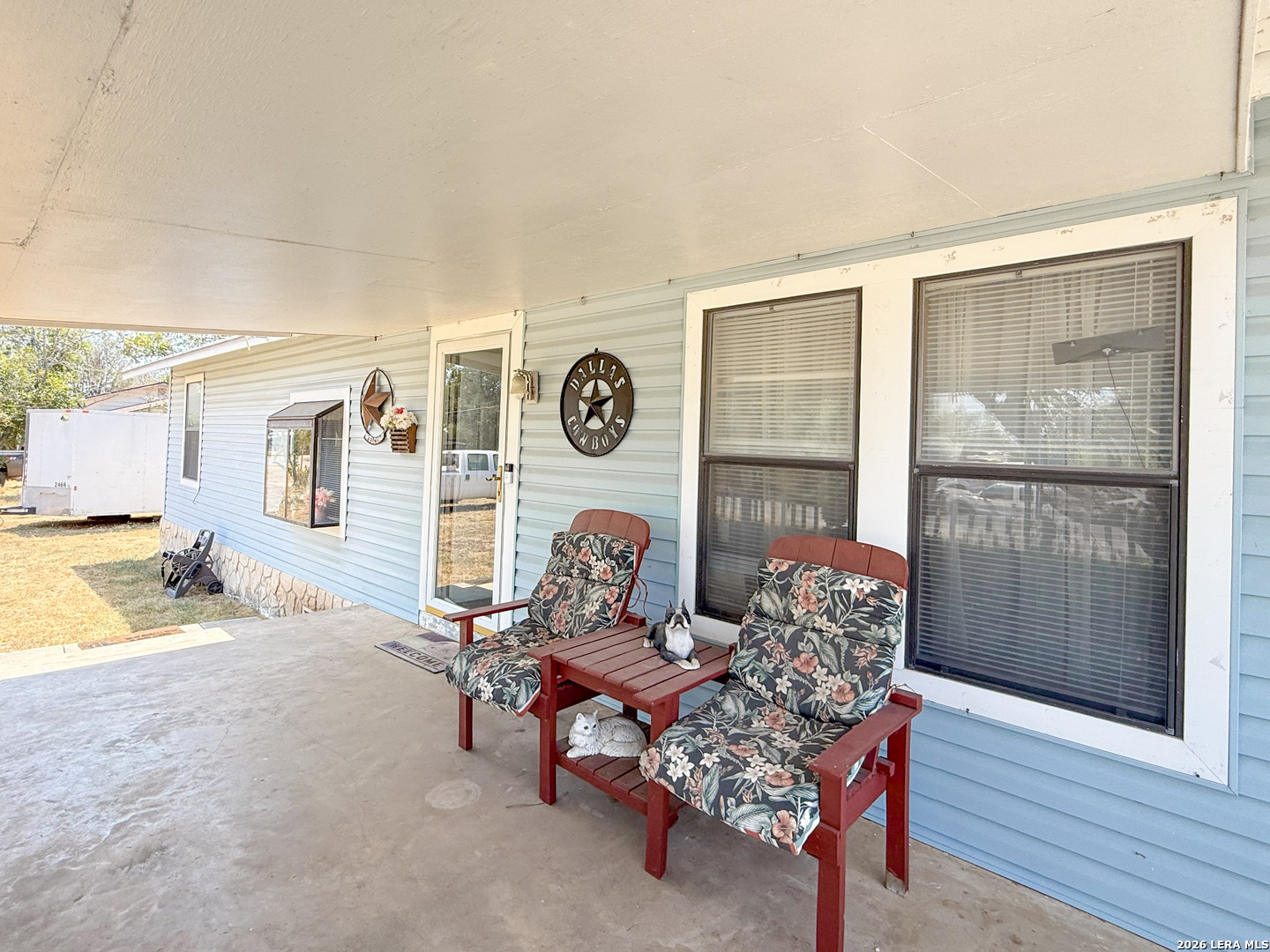 110 Renfro Drive Devine TX 78016