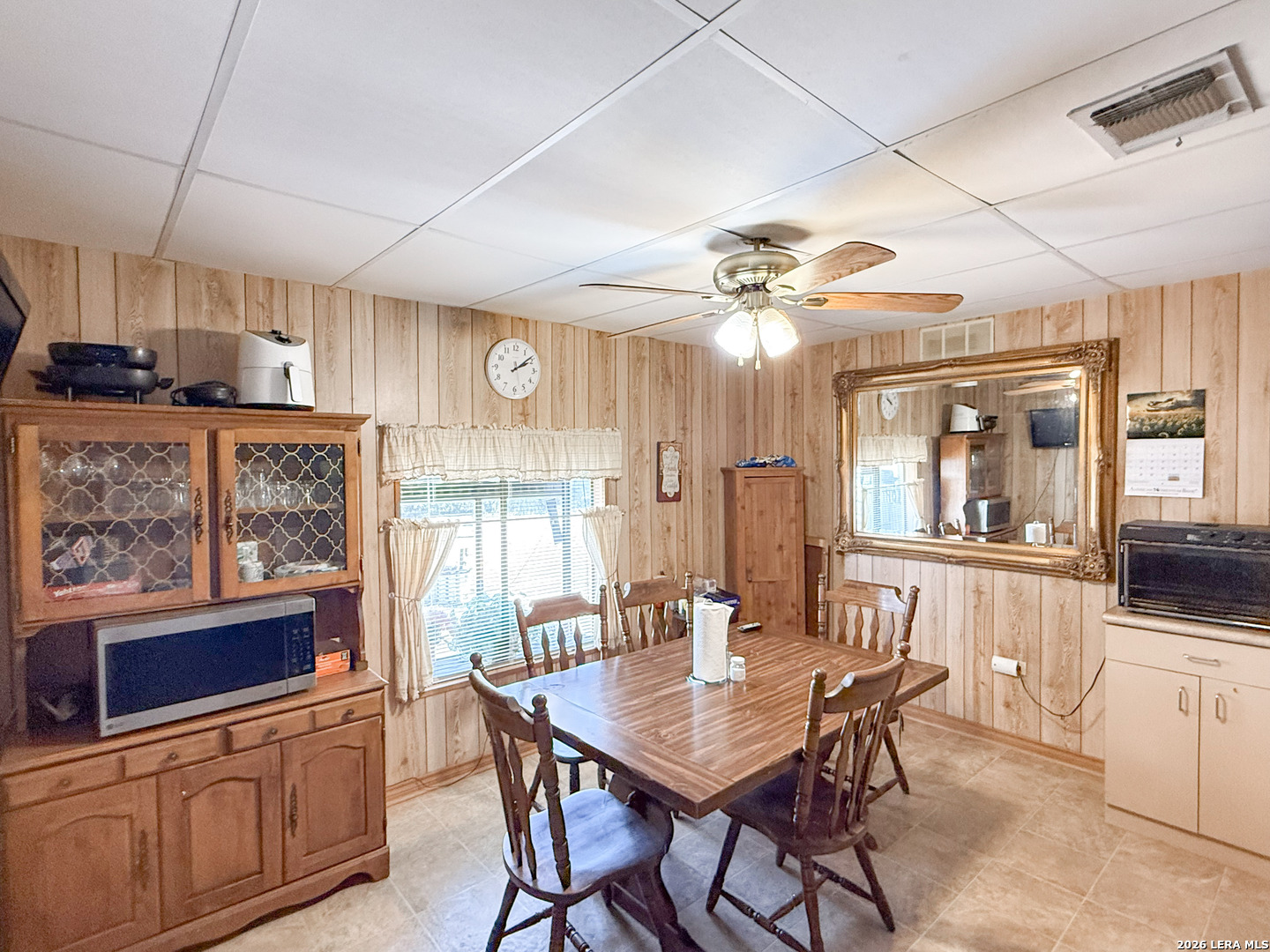 110 Renfro Drive Devine TX 78016