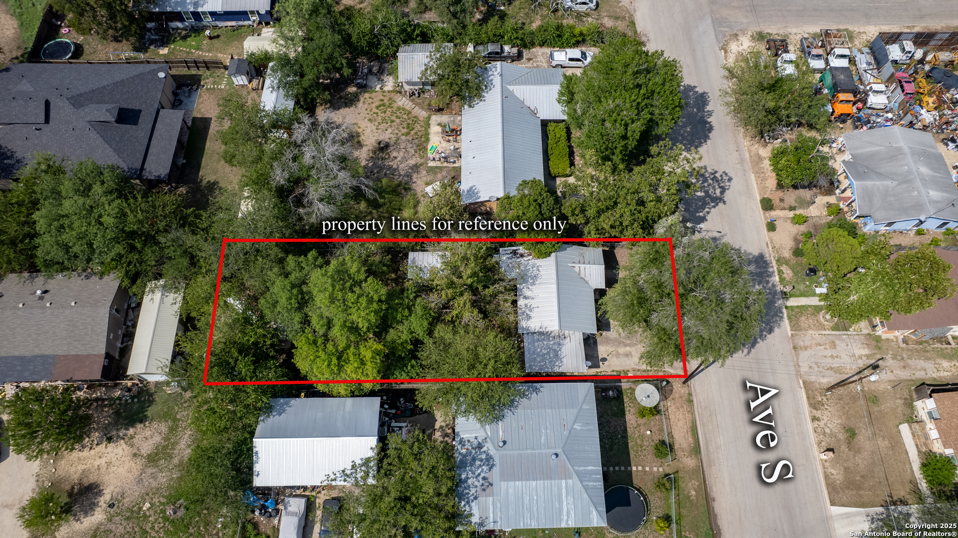 1104 Avenue S Hondo TX 78861