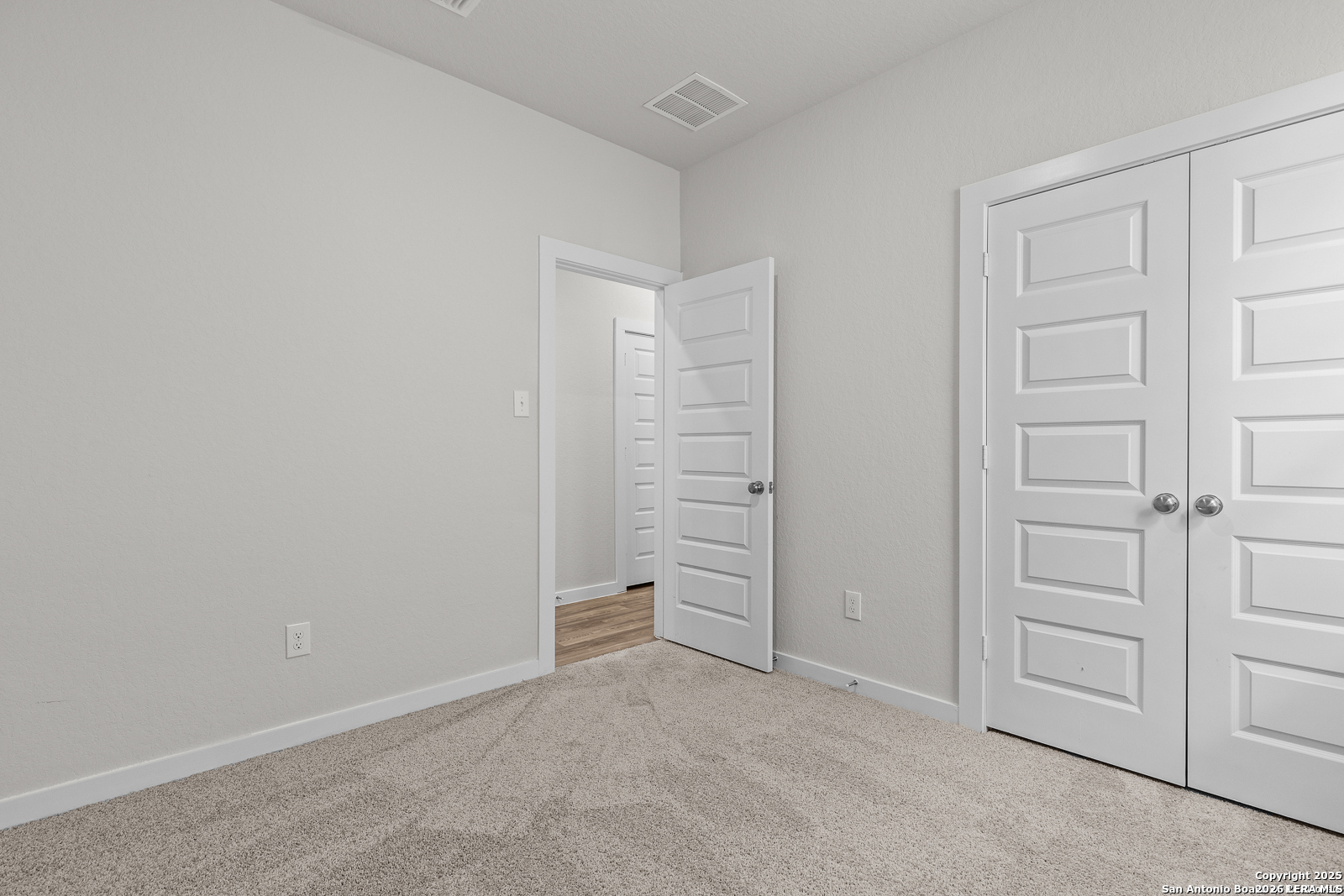 9967 Chavaneaux Landing San Antonio TX 78221