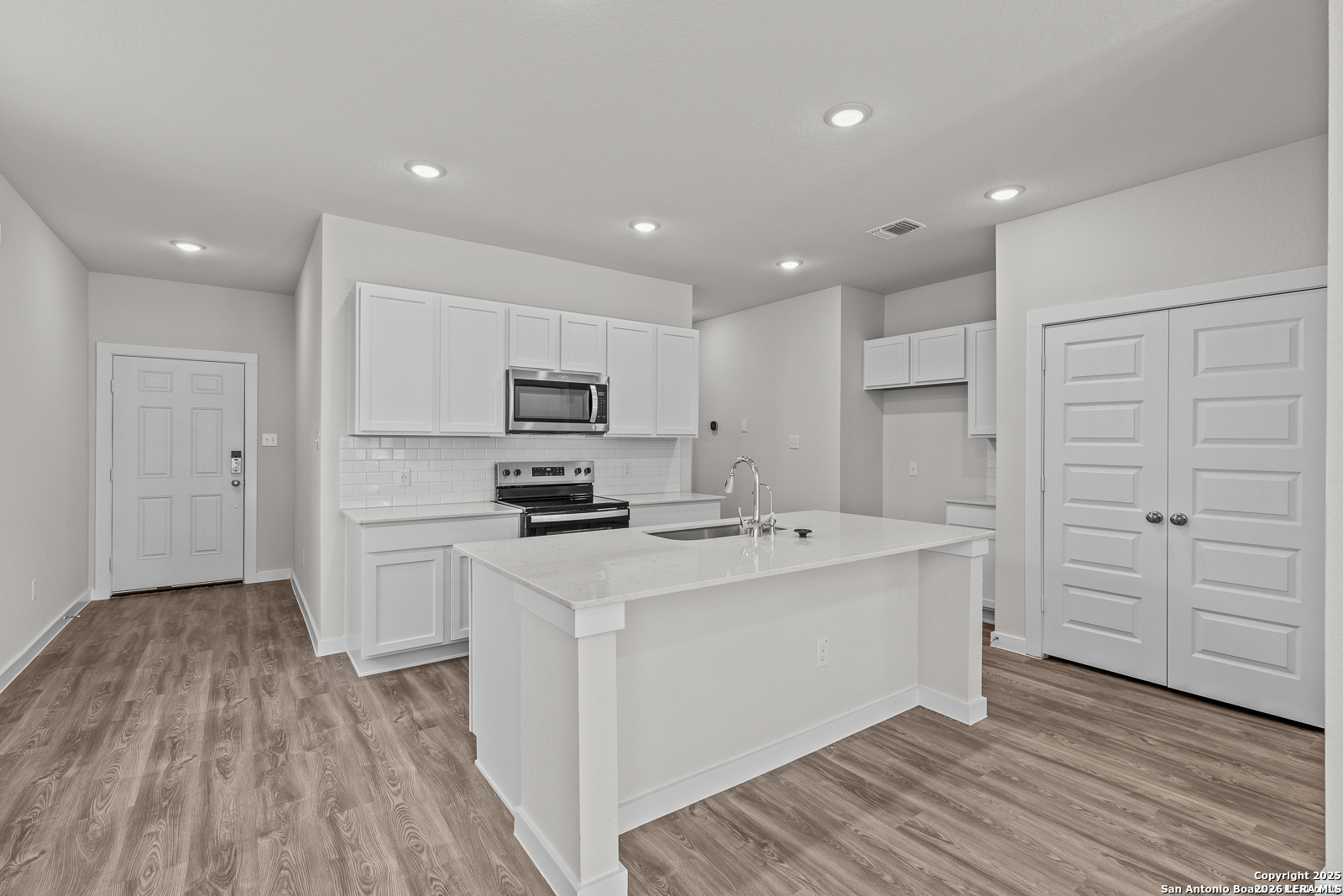 9967 Chavaneaux Landing San Antonio TX 78221