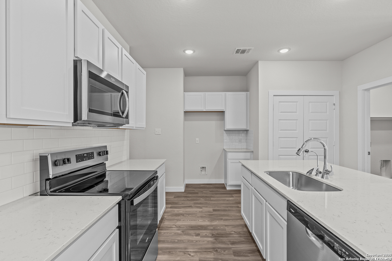 9967 Chavaneaux Landing San Antonio TX 78221