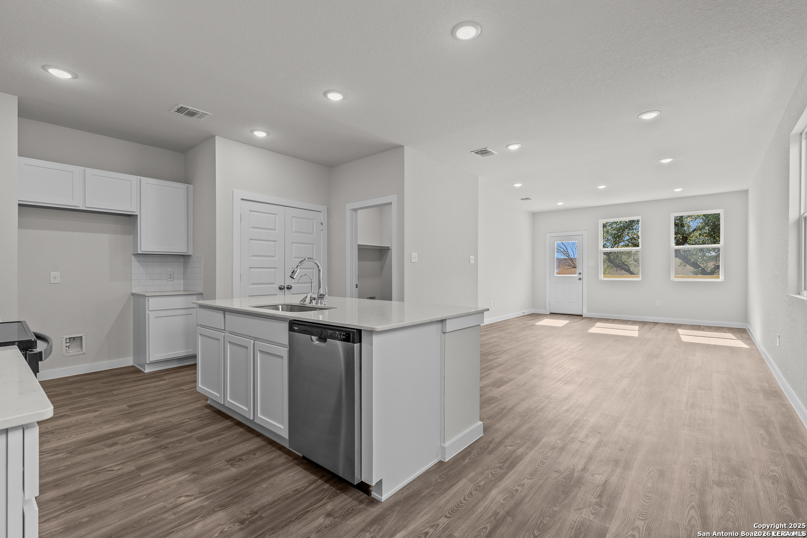 9967 Chavaneaux Landing San Antonio TX 78221