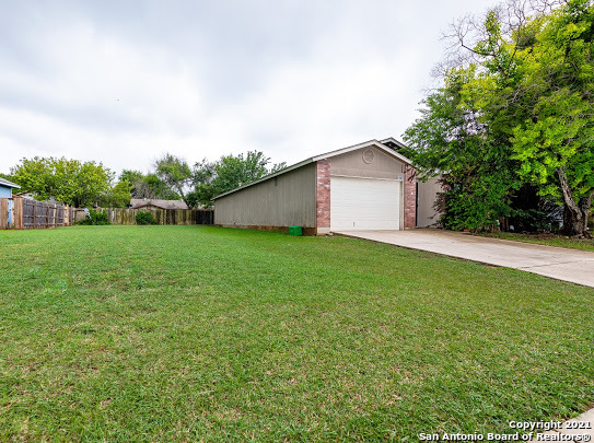 9142 Village Brown San Antonio TX 78250