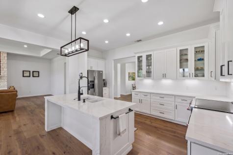 879 Latigo Boulevard Pipe Creek TX 78063