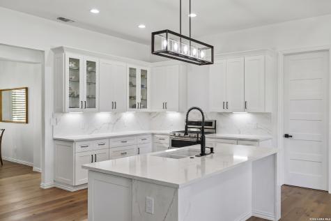 879 Latigo Boulevard Pipe Creek TX 78063