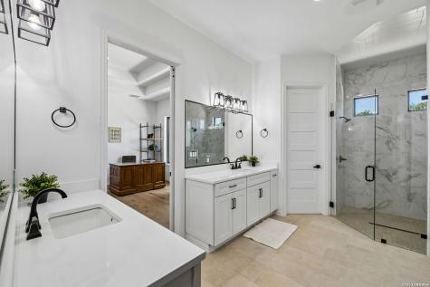 879 Latigo Boulevard Pipe Creek TX 78063