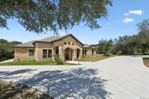 879 Latigo Boulevard Pipe Creek TX 78063