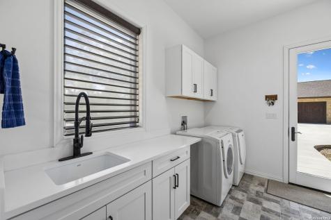 879 Latigo Boulevard Pipe Creek TX 78063