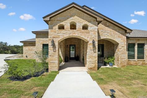 879 Latigo Boulevard Pipe Creek TX 78063