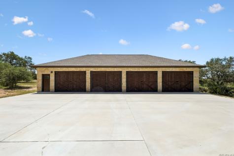 879 Latigo Boulevard Pipe Creek TX 78063
