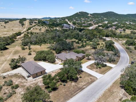 879 Latigo Boulevard Pipe Creek TX 78063