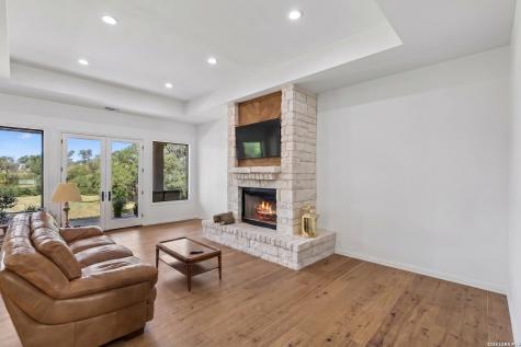879 Latigo Boulevard Pipe Creek TX 78063
