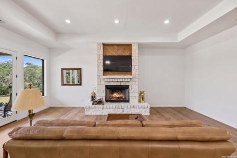 879 Latigo Boulevard Pipe Creek TX 78063