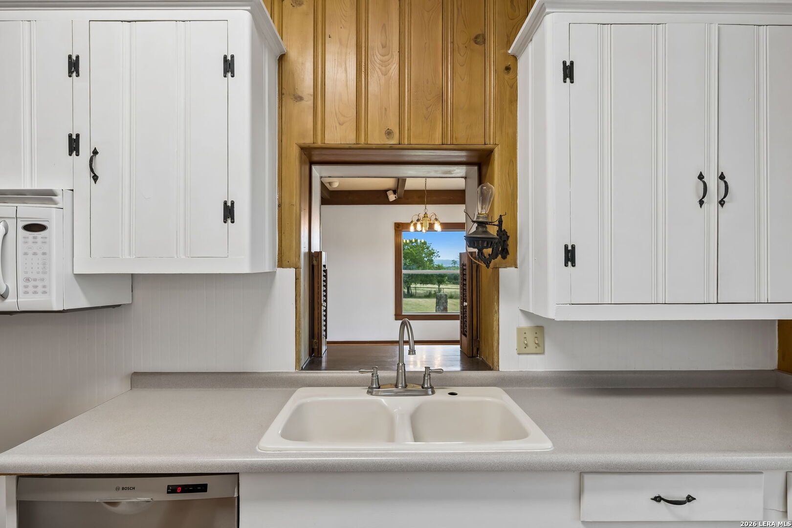 48 Holiday Road Comfort TX 78013