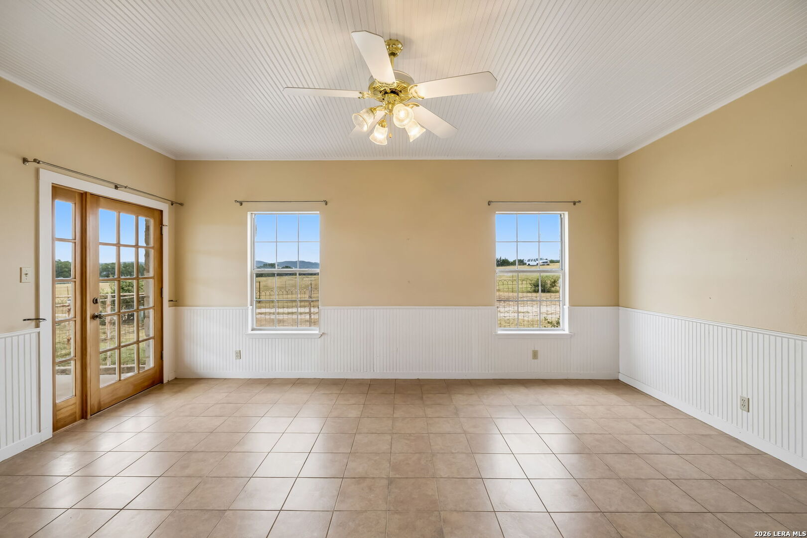 48 Holiday Road Comfort TX 78013