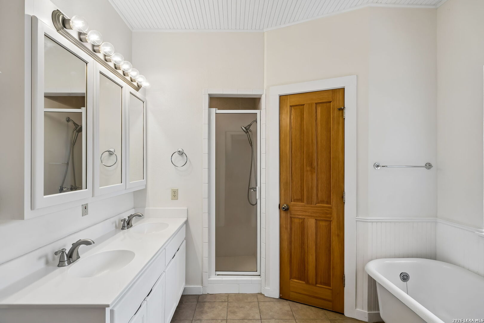 48 Holiday Road Comfort TX 78013