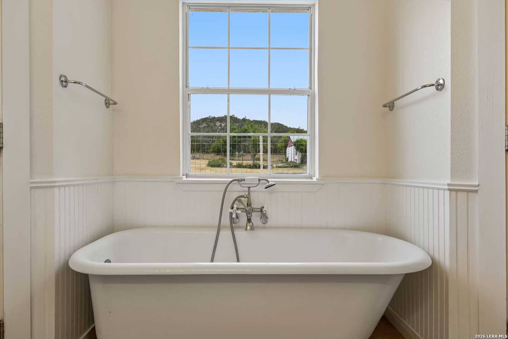 48 Holiday Road Comfort TX 78013