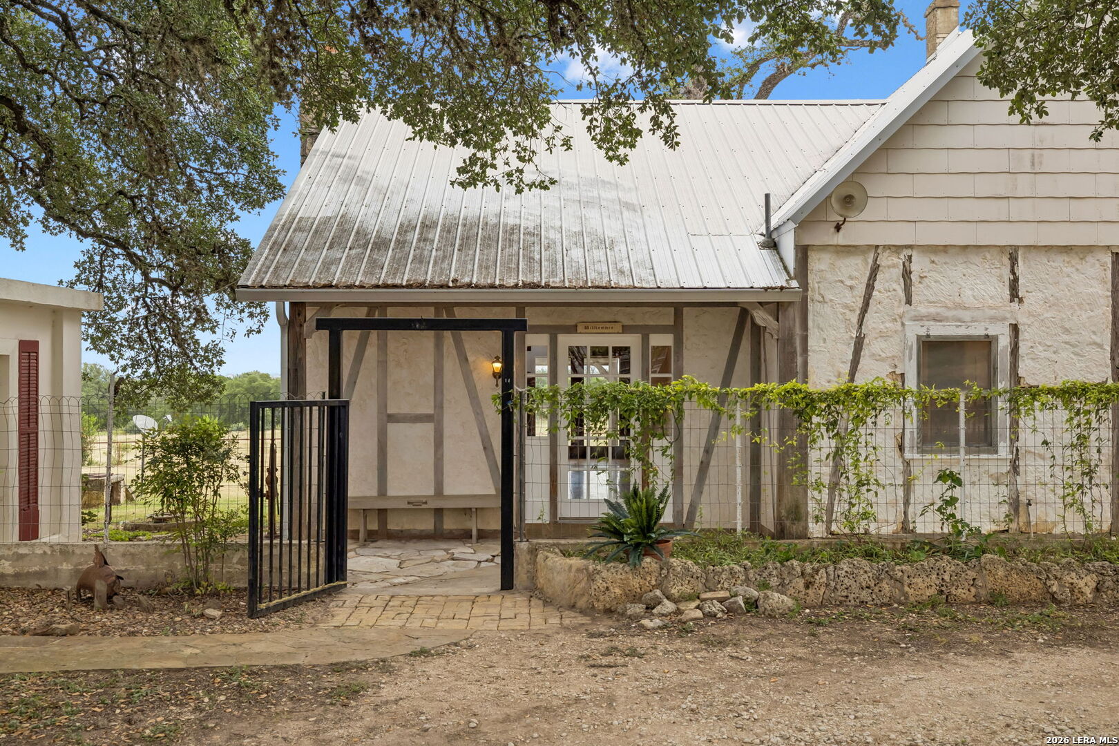 48 Holiday Road Comfort TX 78013