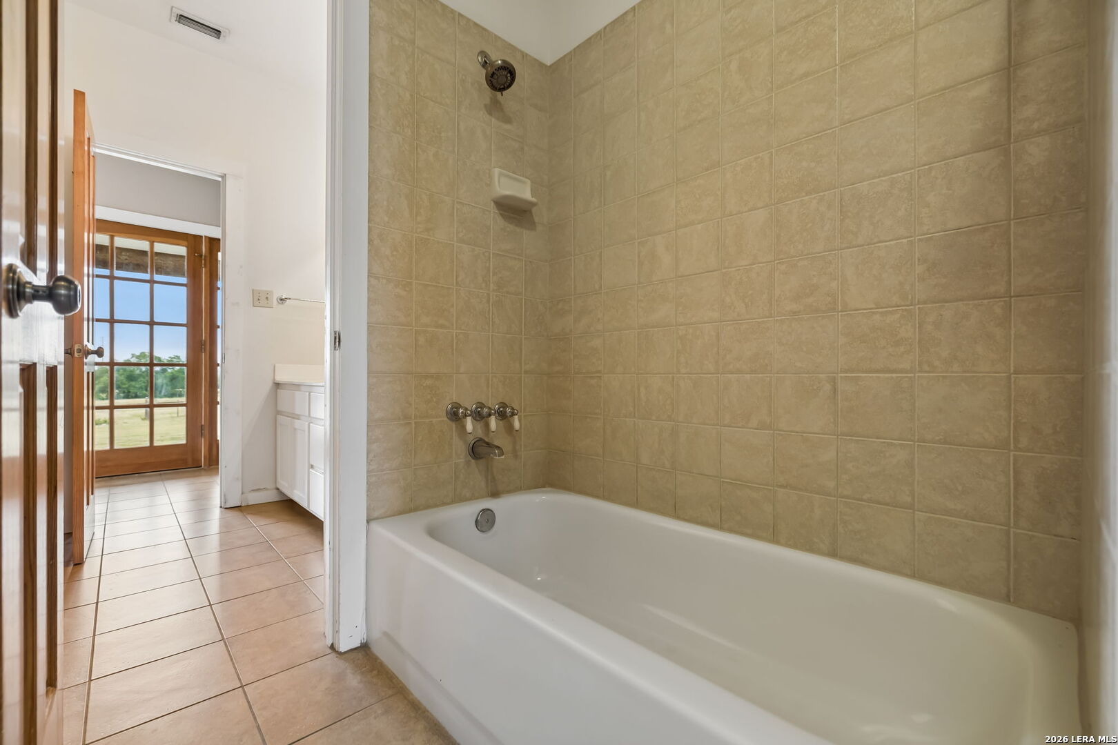 48 Holiday Road Comfort TX 78013