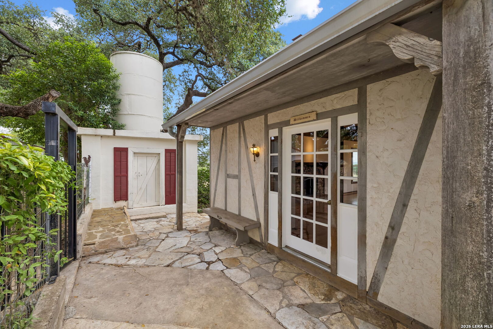 48 Holiday Road Comfort TX 78013