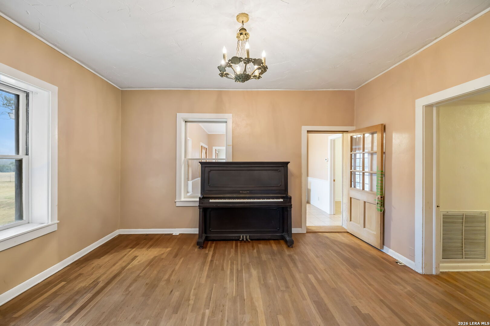 48 Holiday Road Comfort TX 78013