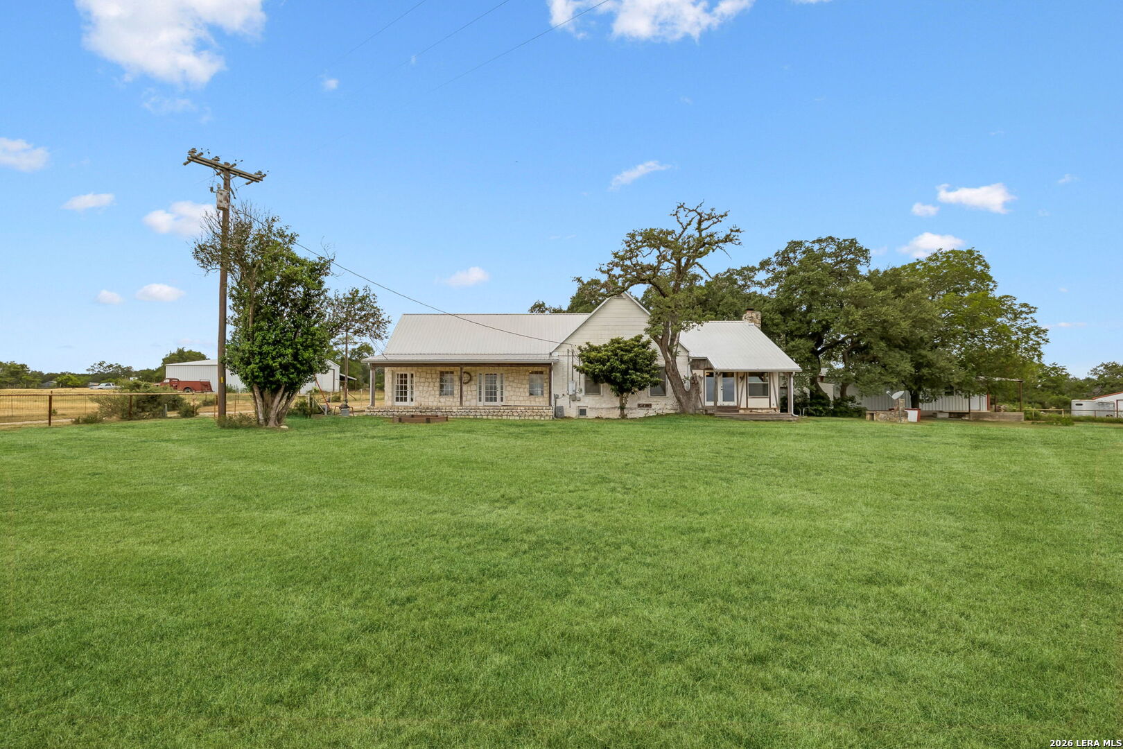 48 Holiday Road Comfort TX 78013