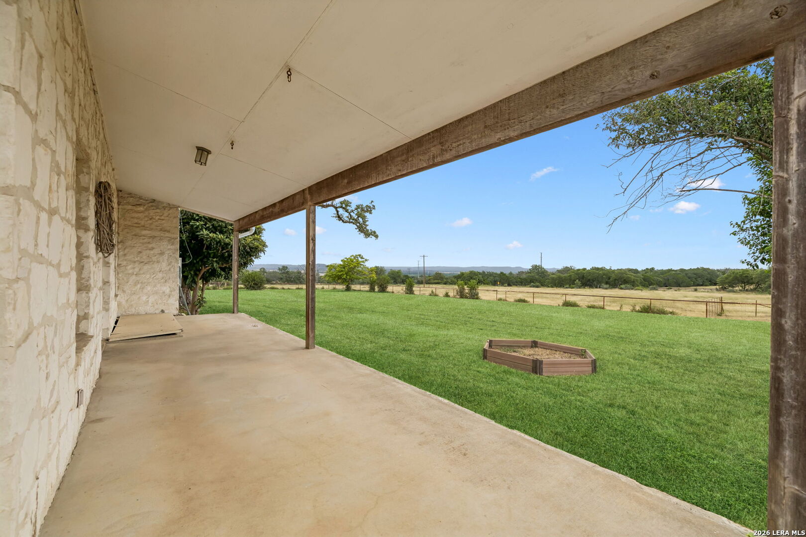 48 Holiday Road Comfort TX 78013