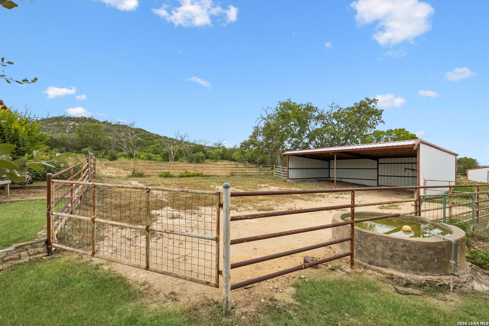 48 Holiday Road Comfort TX 78013