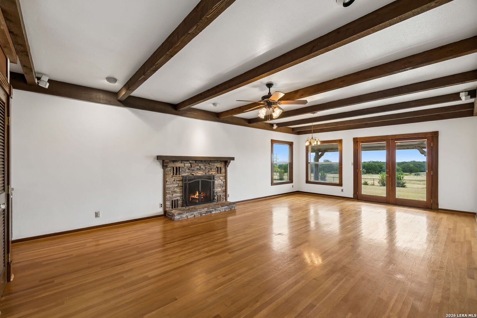 48 Holiday Road Comfort TX 78013