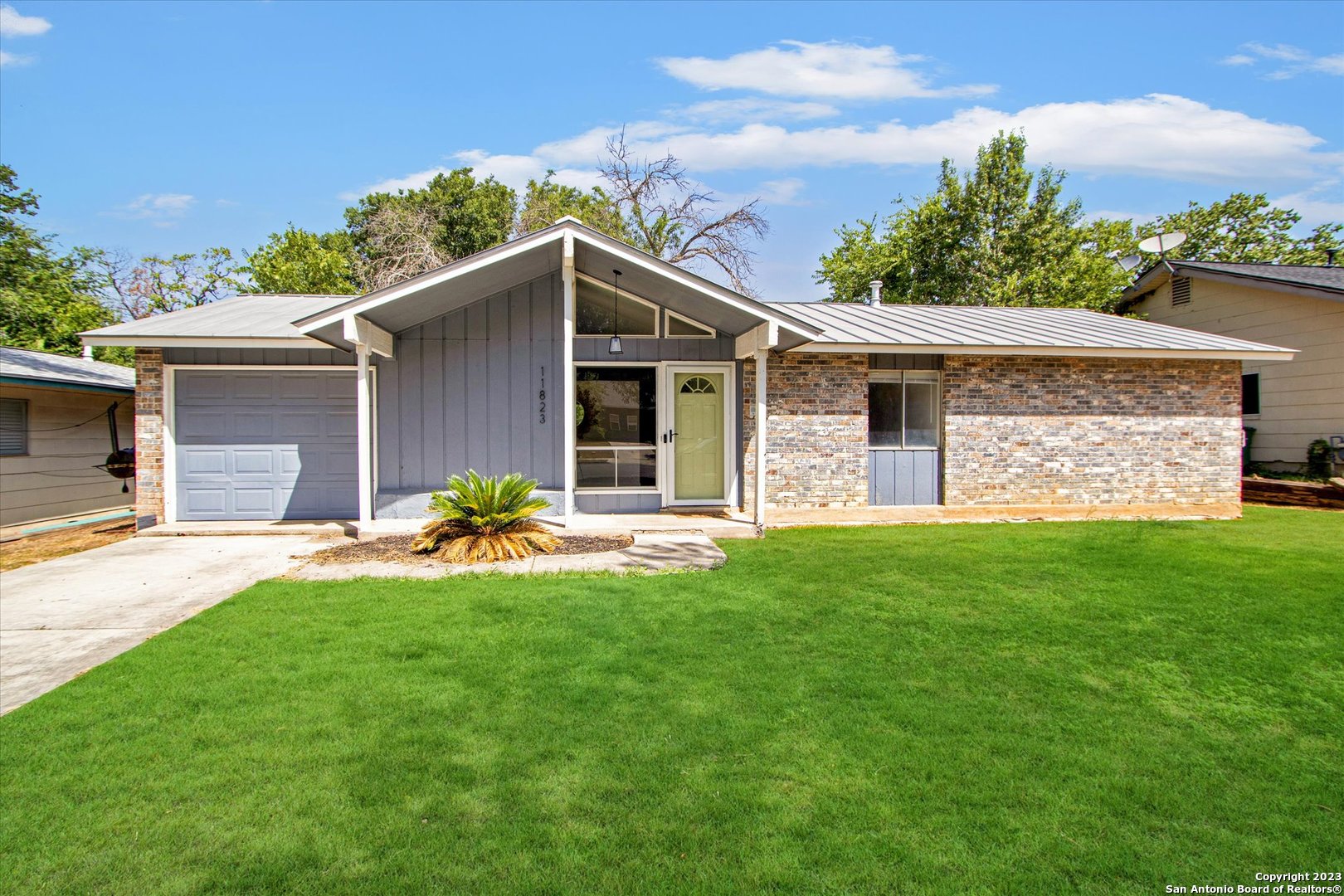 11823 El Sendero Street San Antonio TX 78233