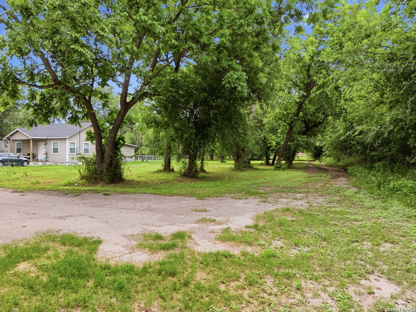 407 E Daniel Street Uvalde TX 78801