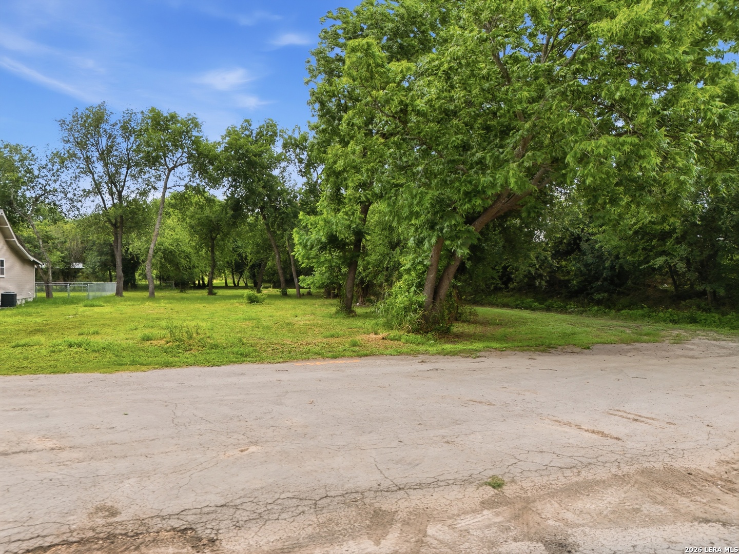 407 E Daniel Street Uvalde TX 78801