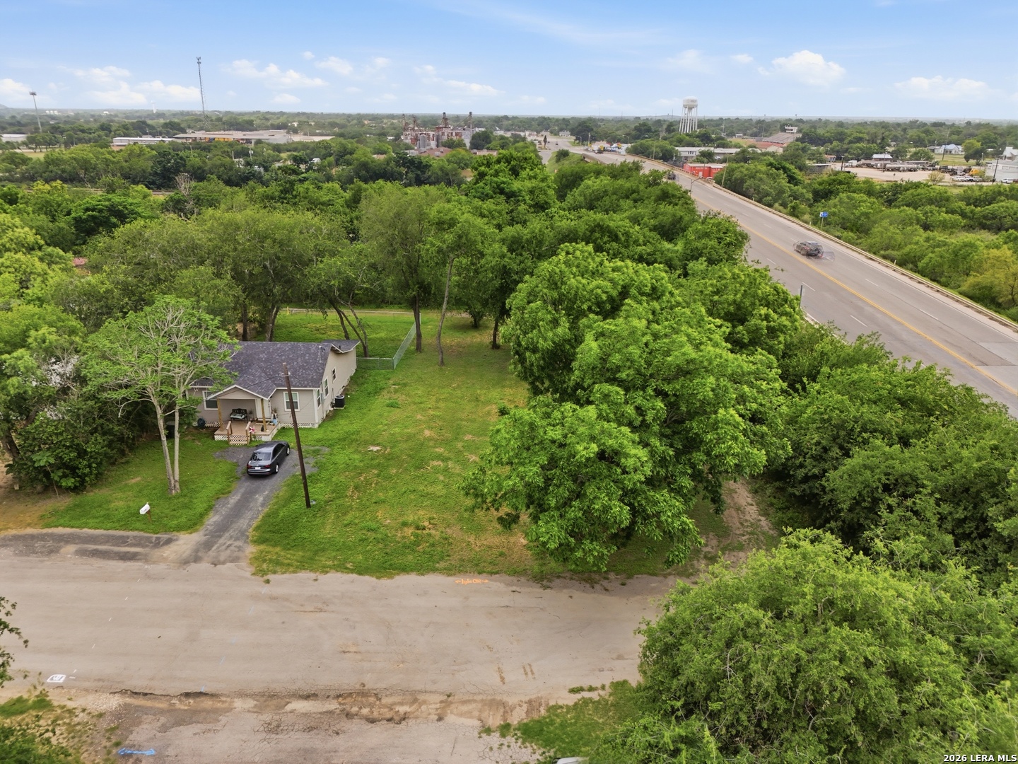 407 E Daniel Street Uvalde TX 78801